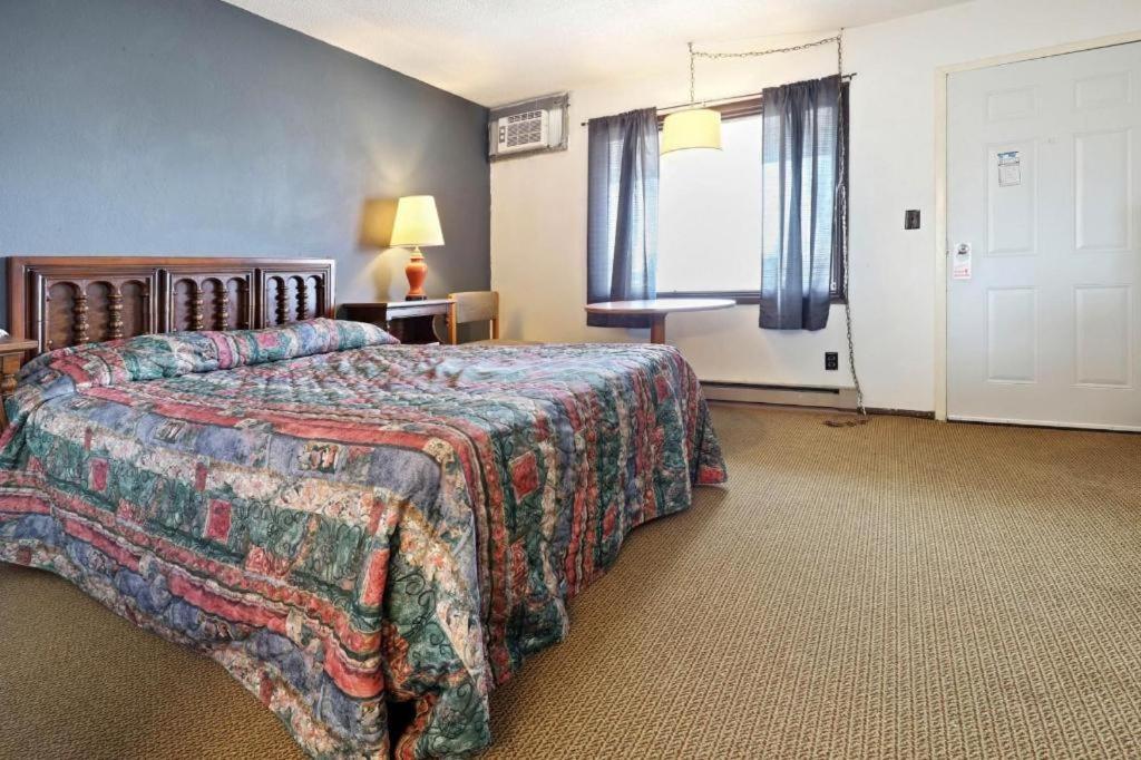 Hotel O Oskaloosa - Hwy 63/92 Экстерьер фото