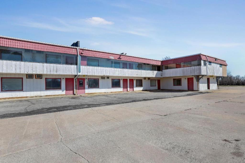 Hotel O Oskaloosa - Hwy 63/92 Экстерьер фото