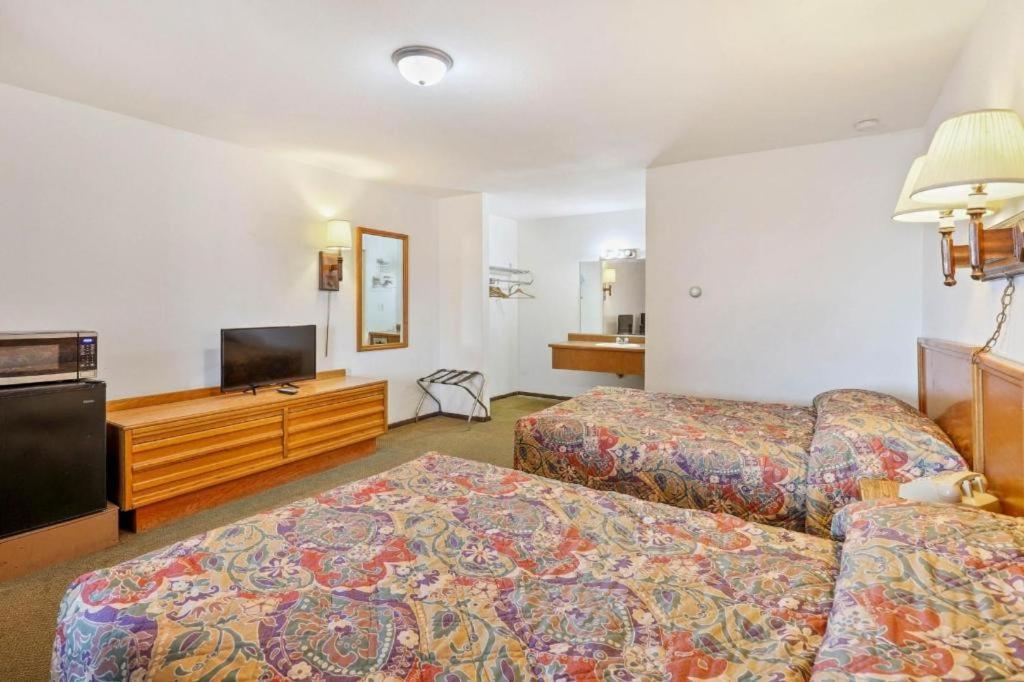 Hotel O Oskaloosa - Hwy 63/92 Экстерьер фото